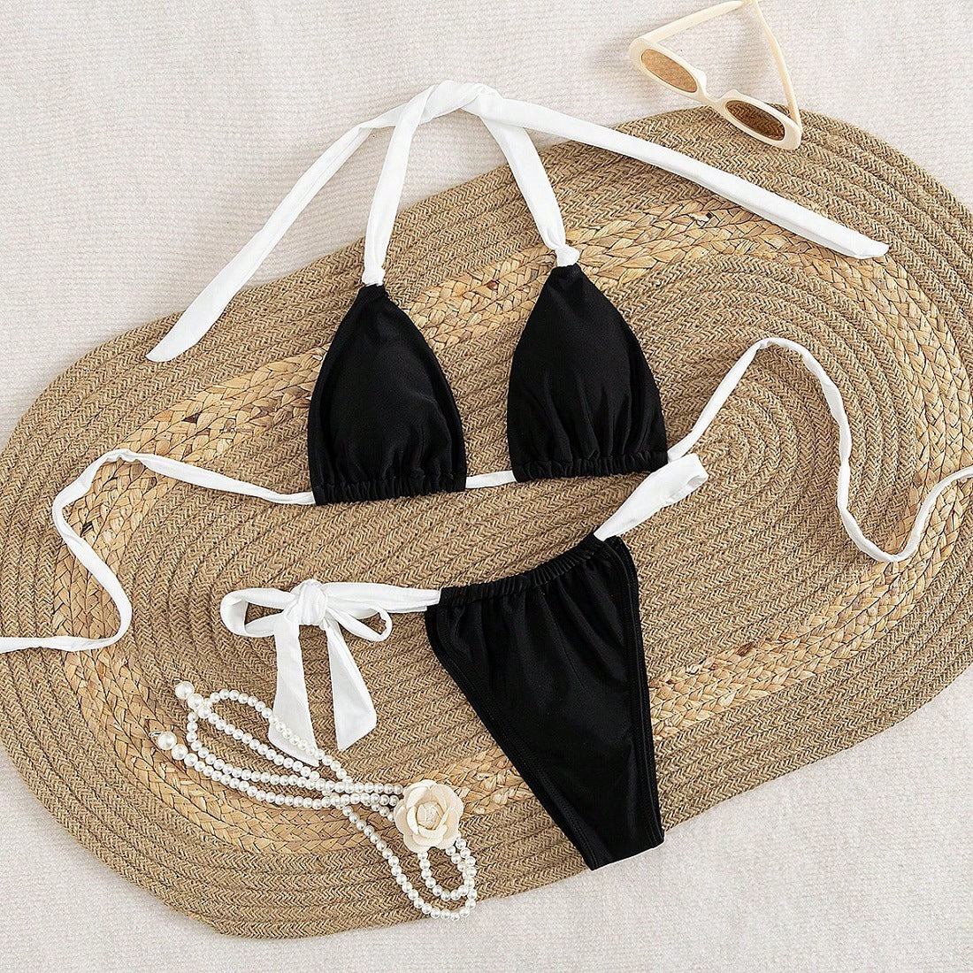 Damen Triangel-Bikini mit verstellbaren Trägern und femininem Bindedetail R&B