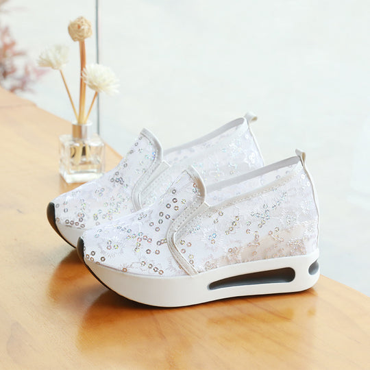 Damen Slip-On Sneakers mit elegantem Spitzenmuster und dämpfendem Fußbett R&B