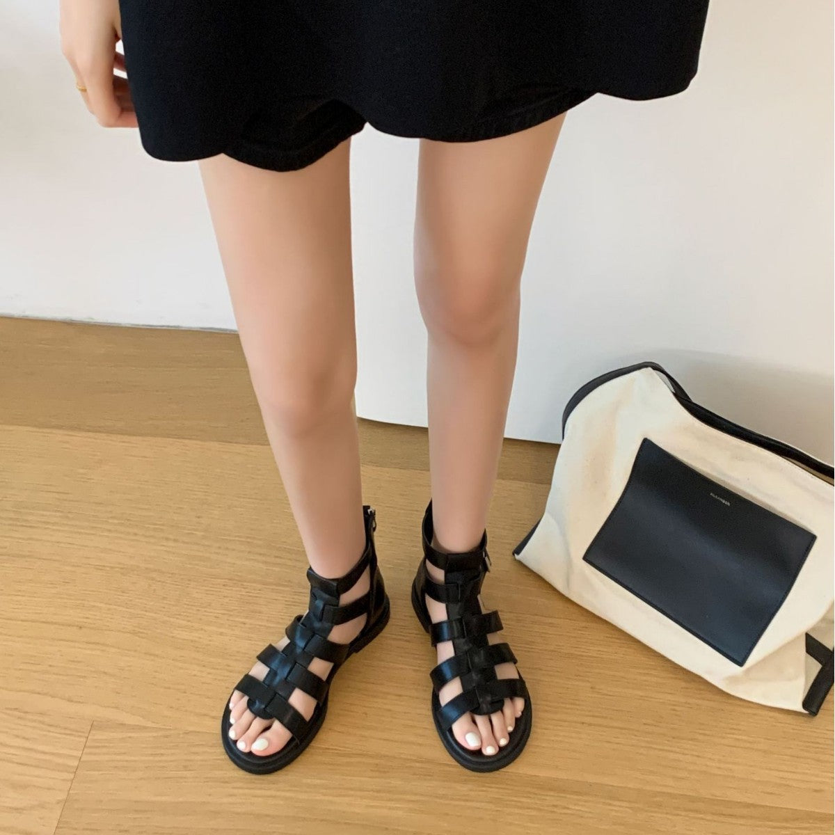 Damen Sandalen mit verstellbaren Riemen und rutschfester Sohle
