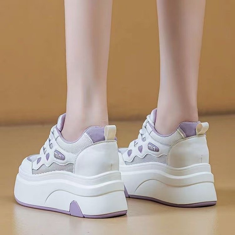 Damen Plateau-Sneaker mit einzigartigem Herzmotiv und atmungsaktiver Mesh-Oberfläche R&B