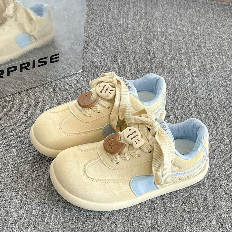 Damen Sneaker mit verspieltem Design und praktischen Schnürverschlüssen R&B