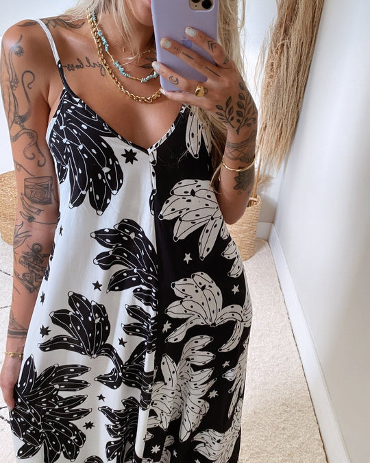 Damen Maxikleid mit floralem Muster und tiefem V-Ausschnitt R&B