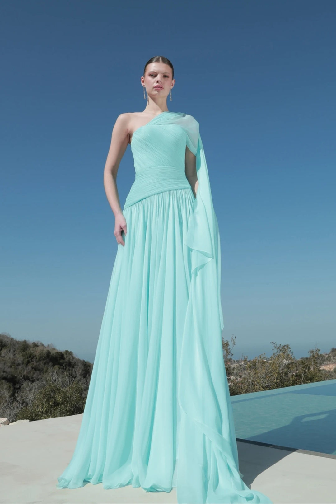 Damen Maxi-Kleid mit asymmetrischem Ausschnitt und fließendem Stoff R&B
