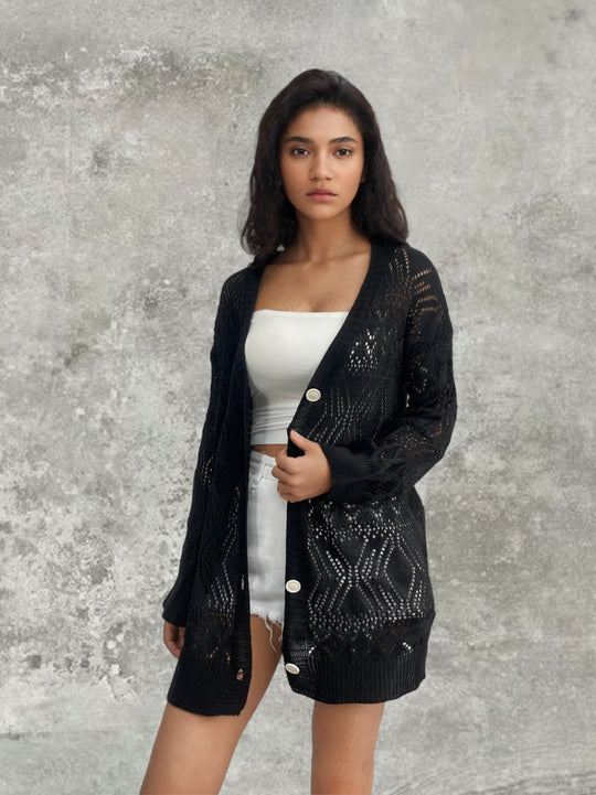 Damen Strickjacke mit kunstvollem Lochmuster und praktischen Knopfdetails R&B