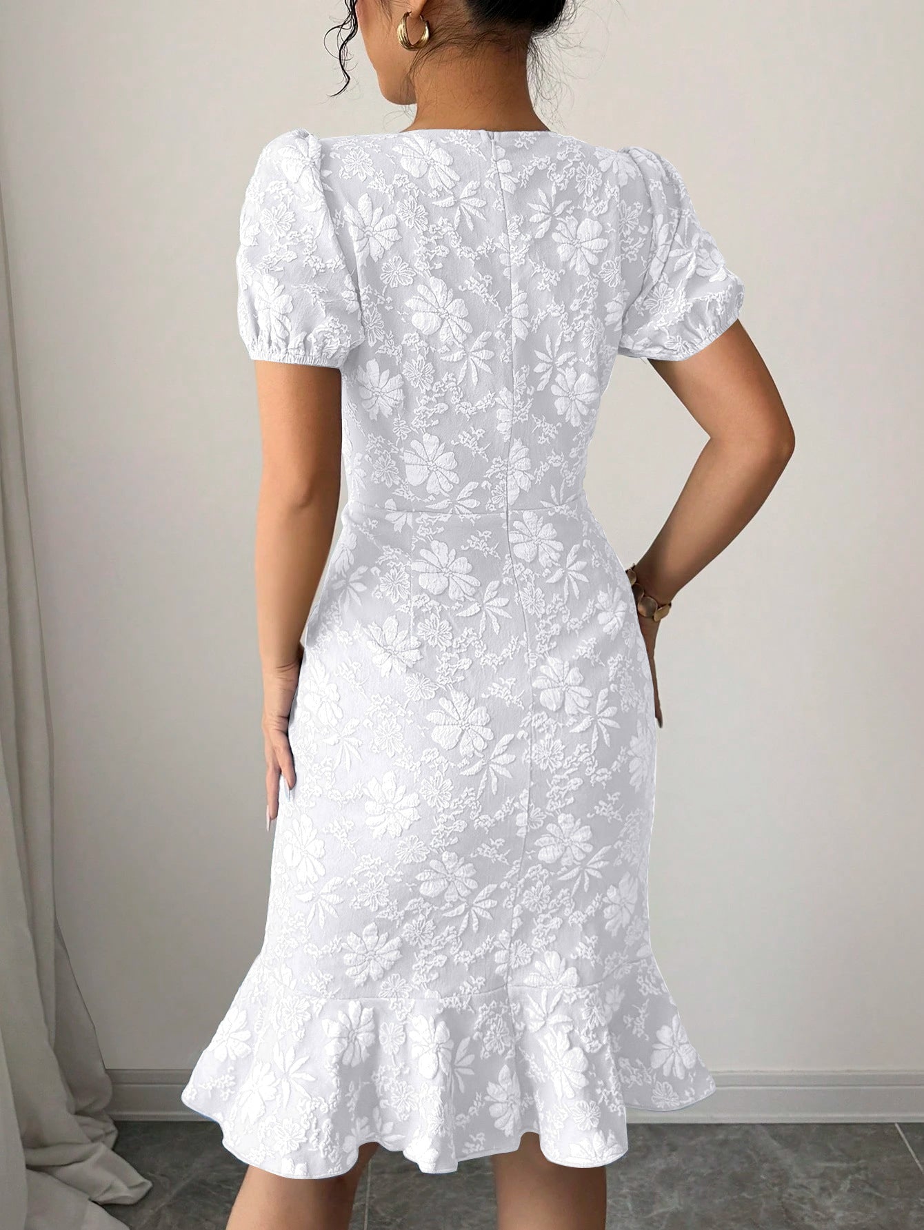 Damen Elegantes Blumenkleid mit Rüschensaum R&B