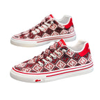 Damen Sneakers im modernen grafischen Design R&B
