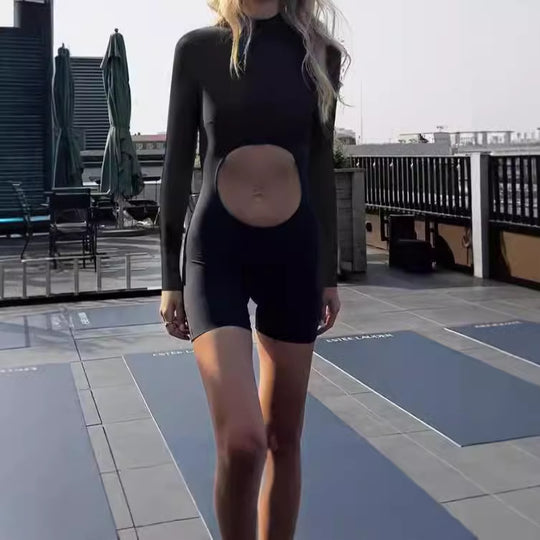 Damen Sportlicher Einteiler mit hohem Kragen und innovativem Cut-Out R&B