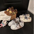 Damen Sportliche und bequeme Sneaker mit auffälligem Schnürsystem