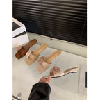 Damen modische Slipper mit Blumenapplikationen R&B