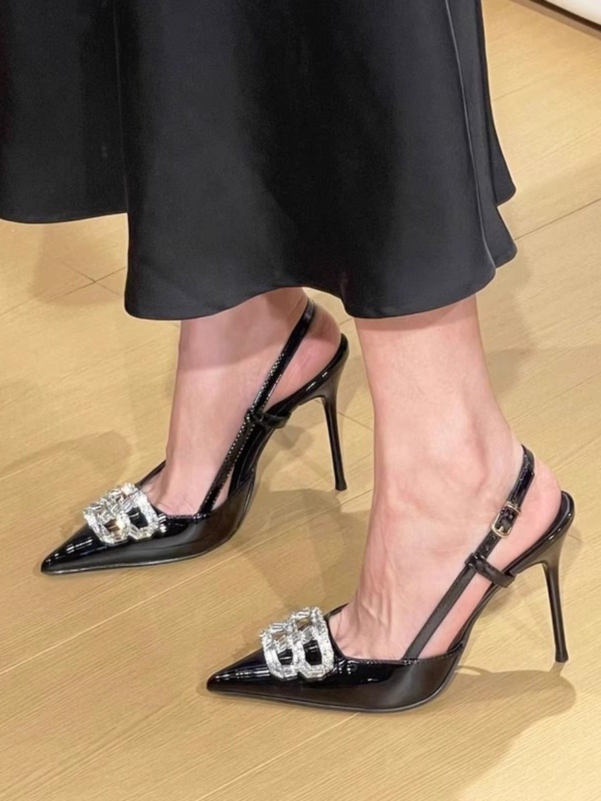 Damen elegante Slingback-Pumps mit funkelndem Schmuckdetail R&B