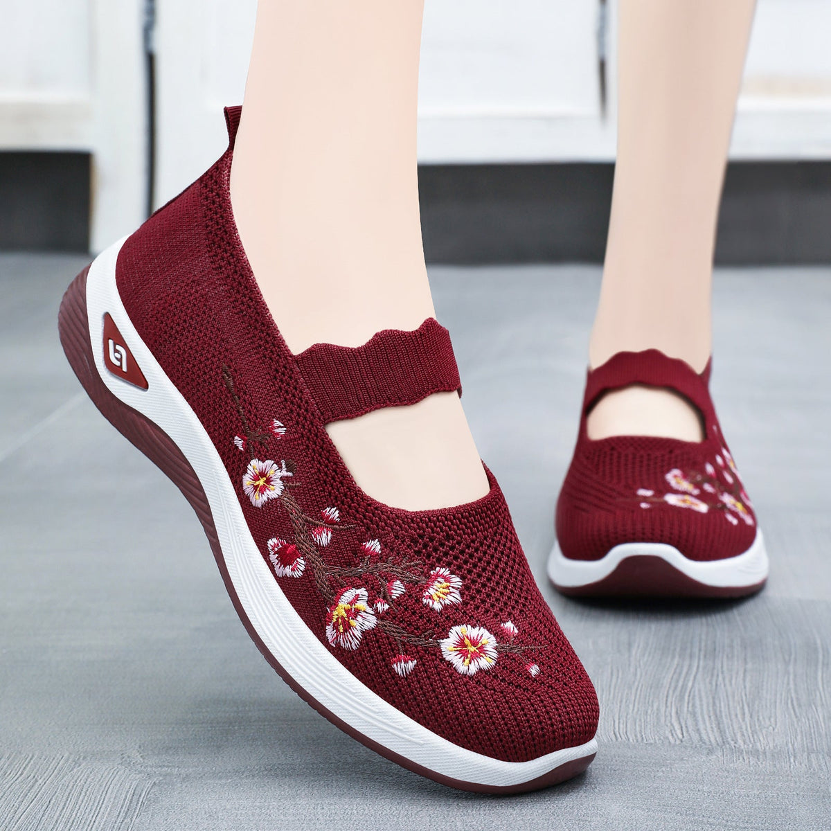 Damen nan bestickter gestrickter Slip-On Sneaker mit Mary-Jane Riemen und stoßdämpfender EVA-Sohle R&B