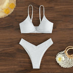 Damen Hochgeschnittener Triangel-Bikini mit dekorativem Ring
