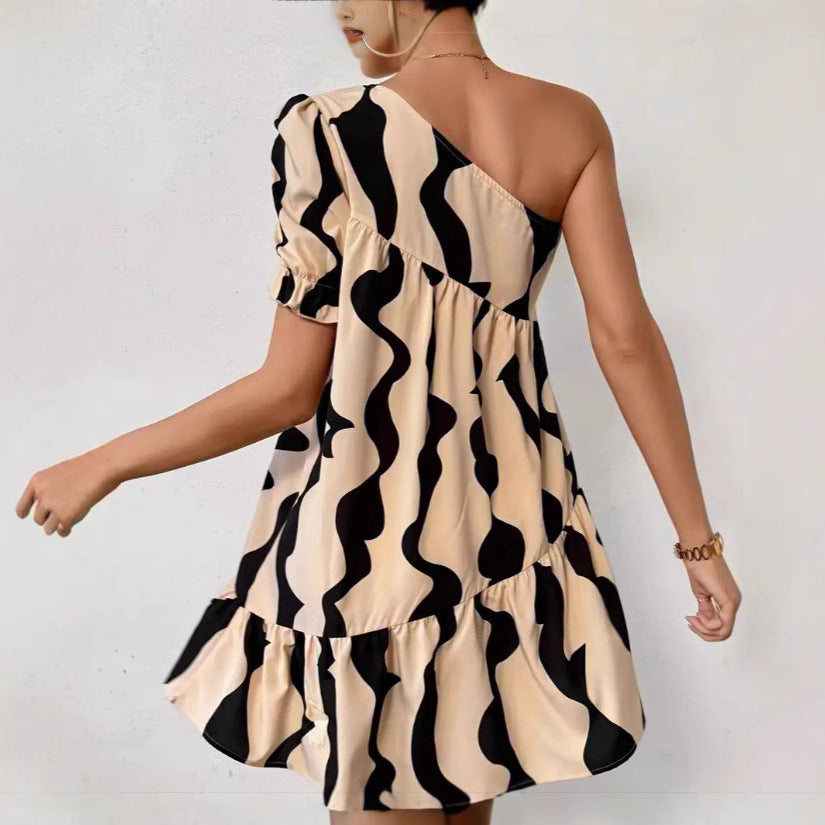 Damen Asymmetrisches Minikleid mit Volant und grafischem Muster R&B