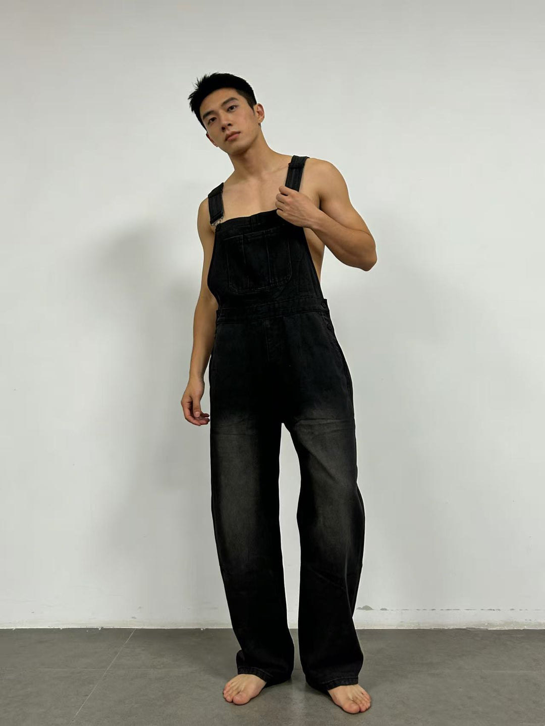 Herren Latzhose Jeans mit weitem Schnitt