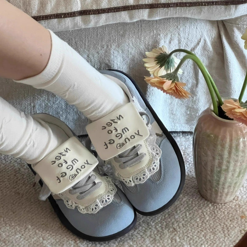 Damen Sneakers mit modischen Rüschen-Details und dämpfender Sohle