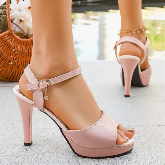 Damen Plateau-Sandalen mit eleganter Rollenschnalle R&B