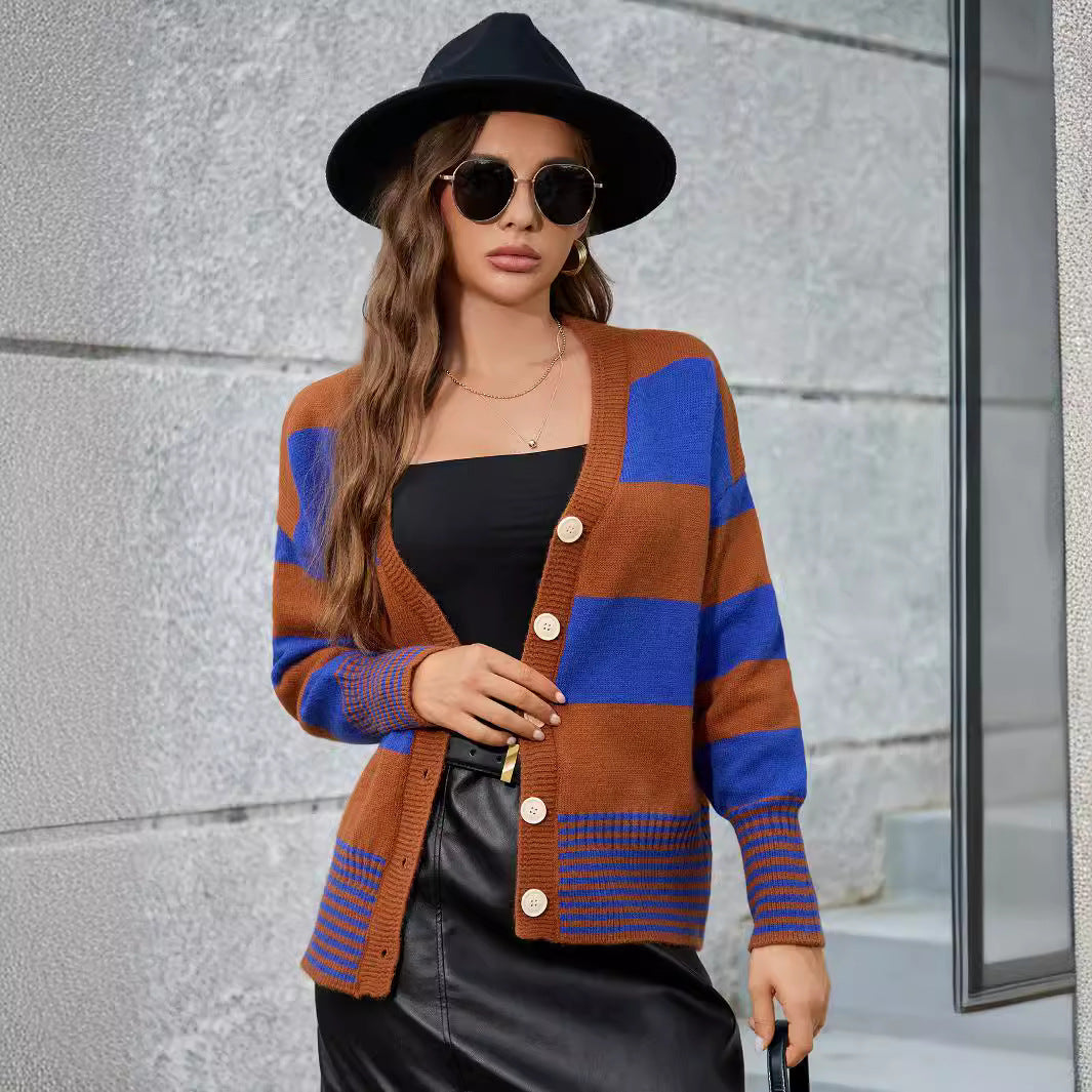 Damen Langarm-Strickjacke mit modernen Streifen und Knopfdetails R&B