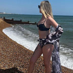Damen Bikini-Set mit floralem Überrock und stilvollem Bandeau-Oberteil R&B
