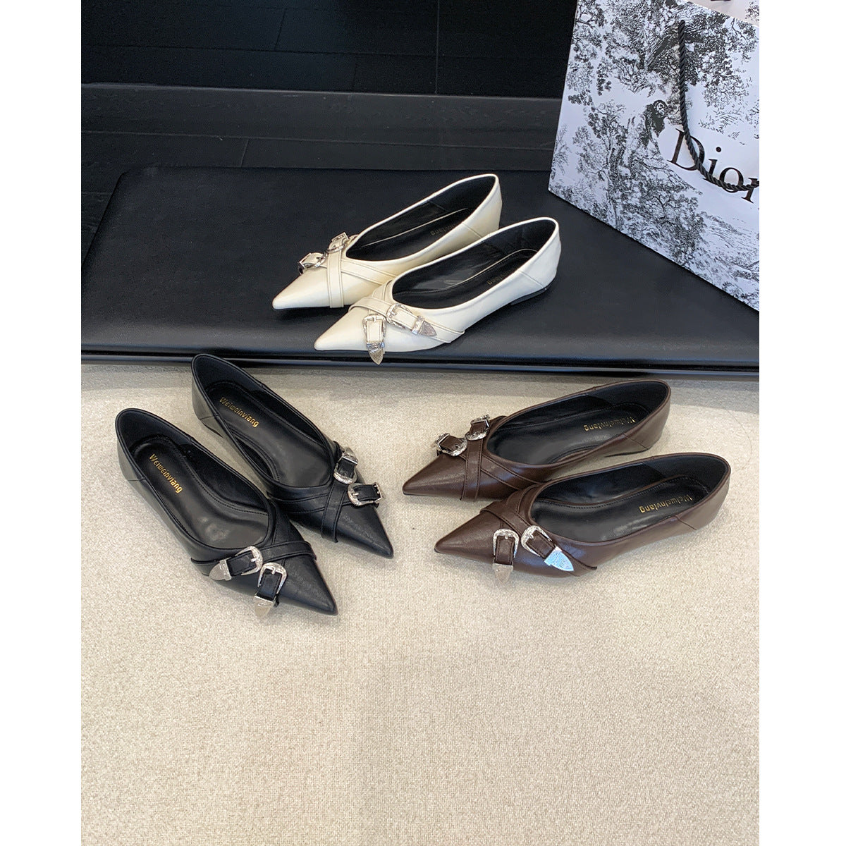 Damen elegante spitze Ballerinas mit modischem Riemen