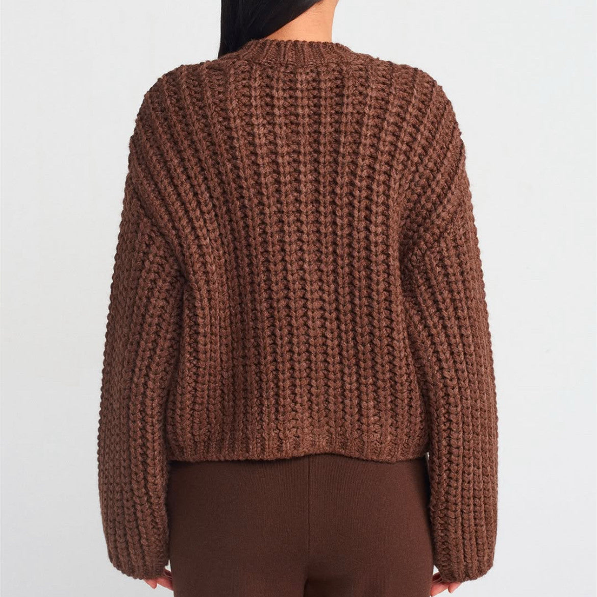 Damen Pullover im groben Strickdesign mit modernen Details