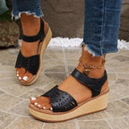 Damen komfortable Keil-Sandalen mit perforiertem Obermaterial R&B