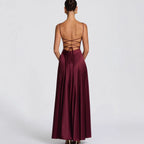 Damen Elegantes Maxikleid mit raffinierten Spaghetti-Trägern und fließendem Satin EB