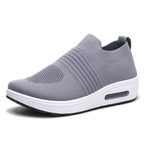 Damen Komfortable Slip-On Sneakers mit atmungsaktiver Strickoberfläche und dämpfender Sohle R&B
