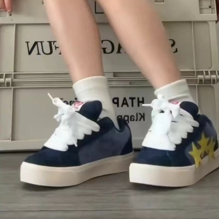 Damen Sportliche Sneaker mit kreativen Applikationen und dicker Sohle R&B