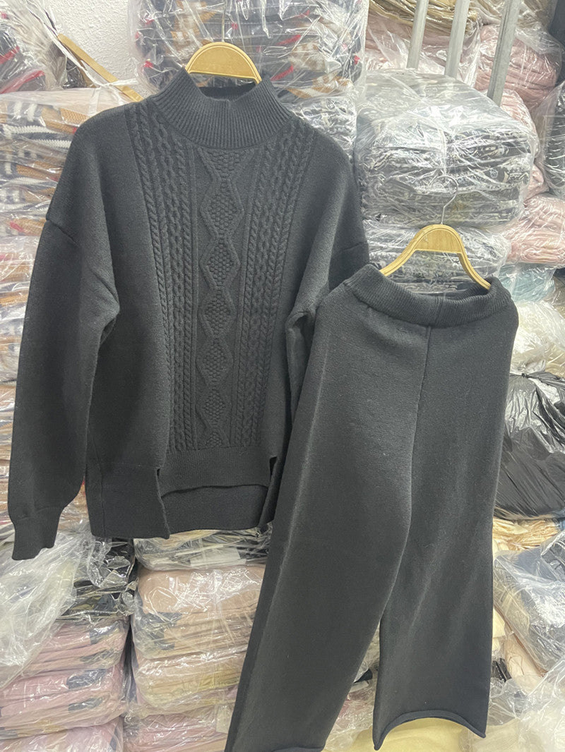 Damen eleganter Strickanzug mit hohem Kragen und farbenfrohem Muster R&B