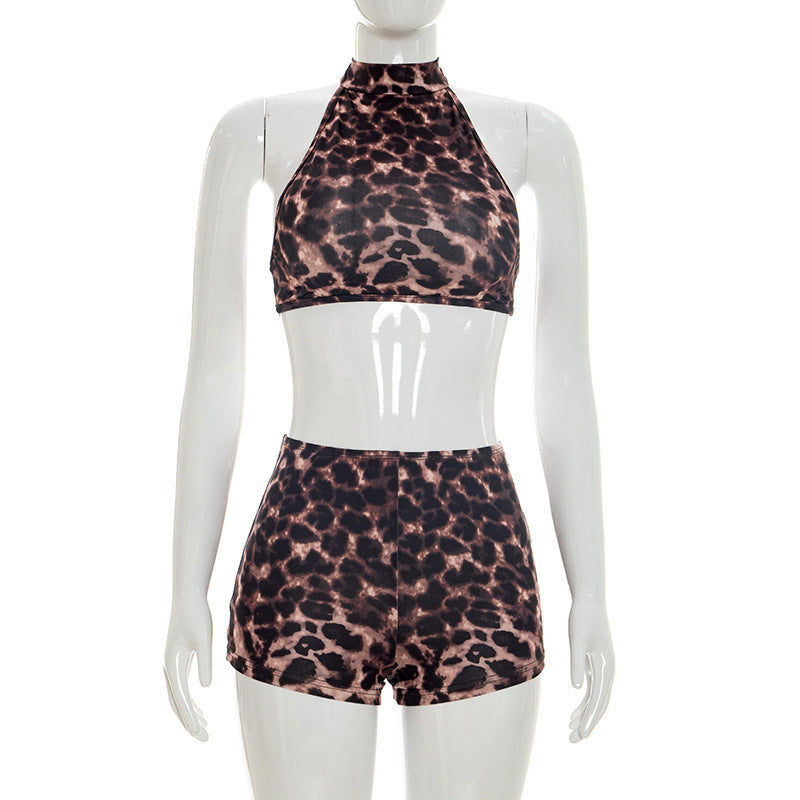 Damen Sportliches Bikiniset mit hochgeschlossenem Oberteil und figurbetonten Shorts R&B