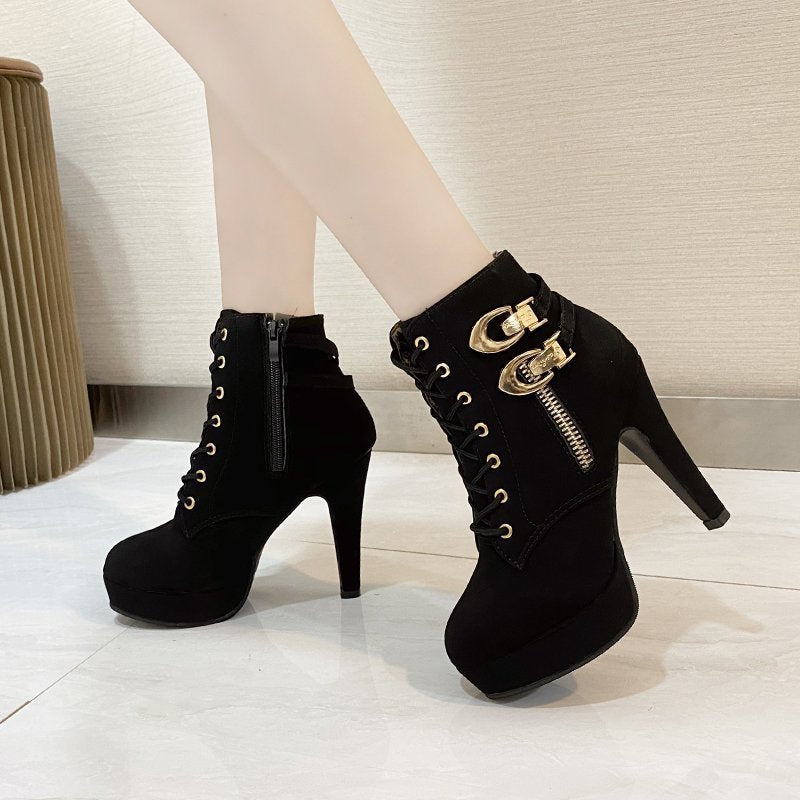 Damen Stiefeletten mit stylischem Schnürdesign und goldenen Akzent-Details R&B
