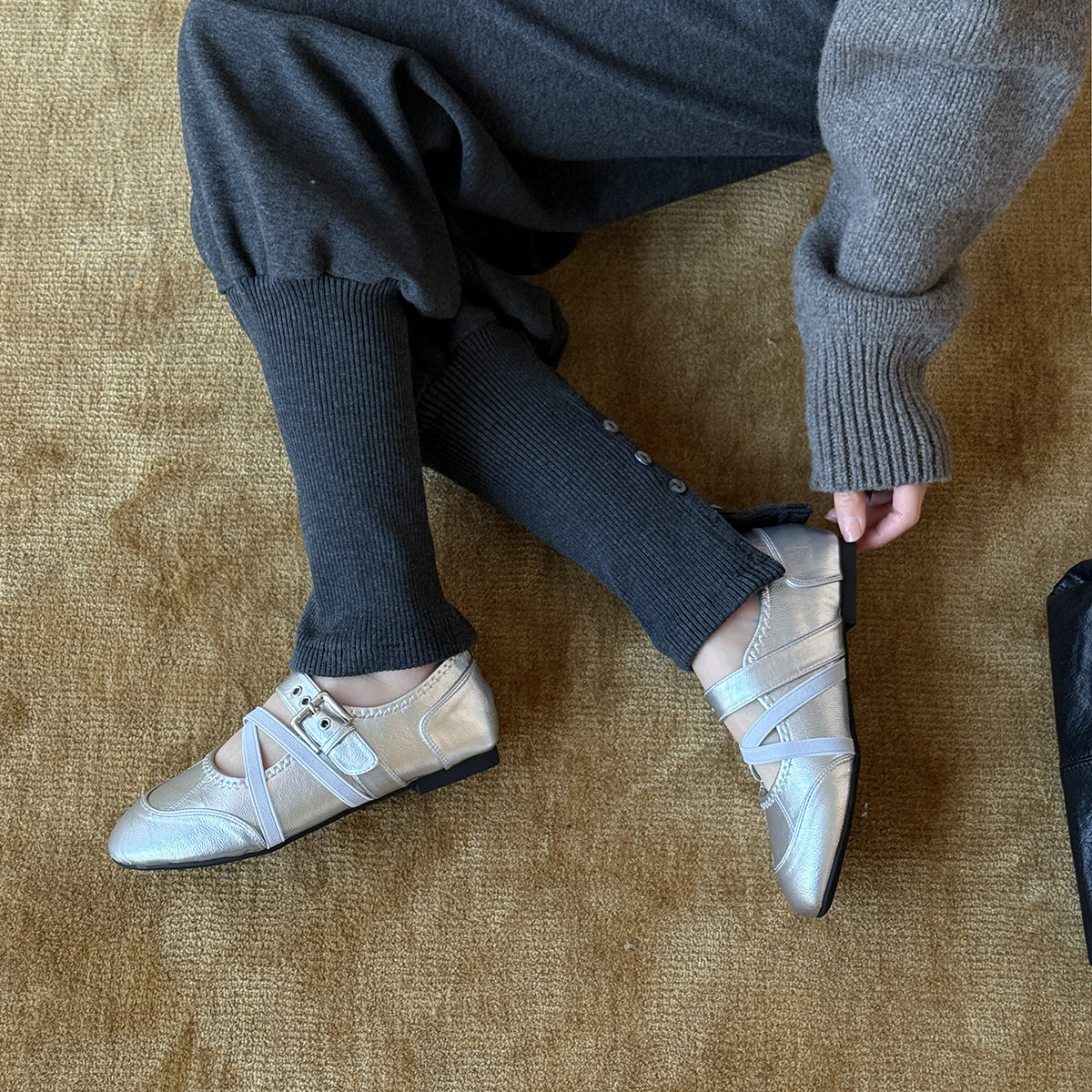 Damen Bequeme Ballerinas mit verstellbarem Riemchen und modischem Metallic-Finish R&B