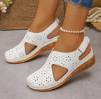 Damen Bequeme Clogs mit durchbrochenem Design und anatomischem Fußbett R&B