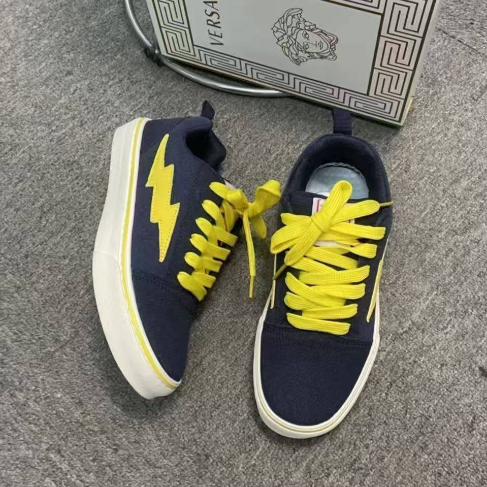 Damen Sportliche Sneakers im modernen Design mit aufwendigem Blitzmotiv R&B