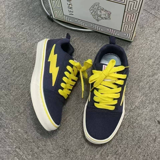 Damen Sportliche Sneakers im modernen Design mit aufwendigem Blitzmotiv R&B