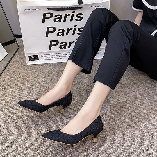 Damen elegante Spitzenpumps mit strukturiertem Obermaterial und dekorativem Blockabsatz R&B