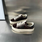 Damen Sportliche Sneaker aus veganem Wildleder mit atmungsaktiver Polsterung R&B
