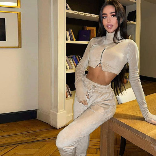 Damen lässiger Sportanzug mit kurzem Oberteil und hohem Kragen R&B