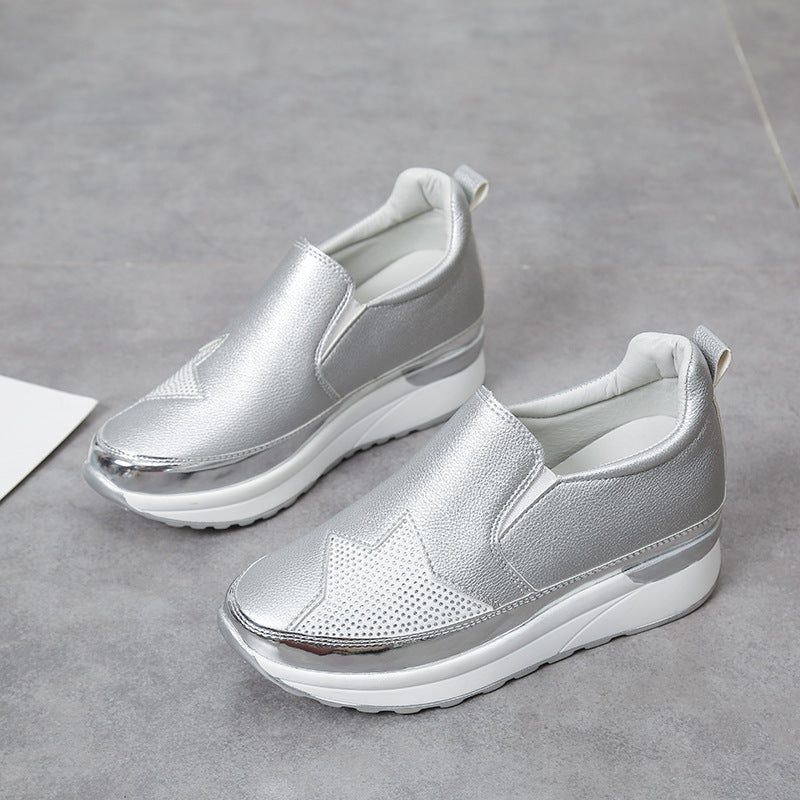 Damen sportliche Slip-On Sneakers mit glänzender Korksohle R&B