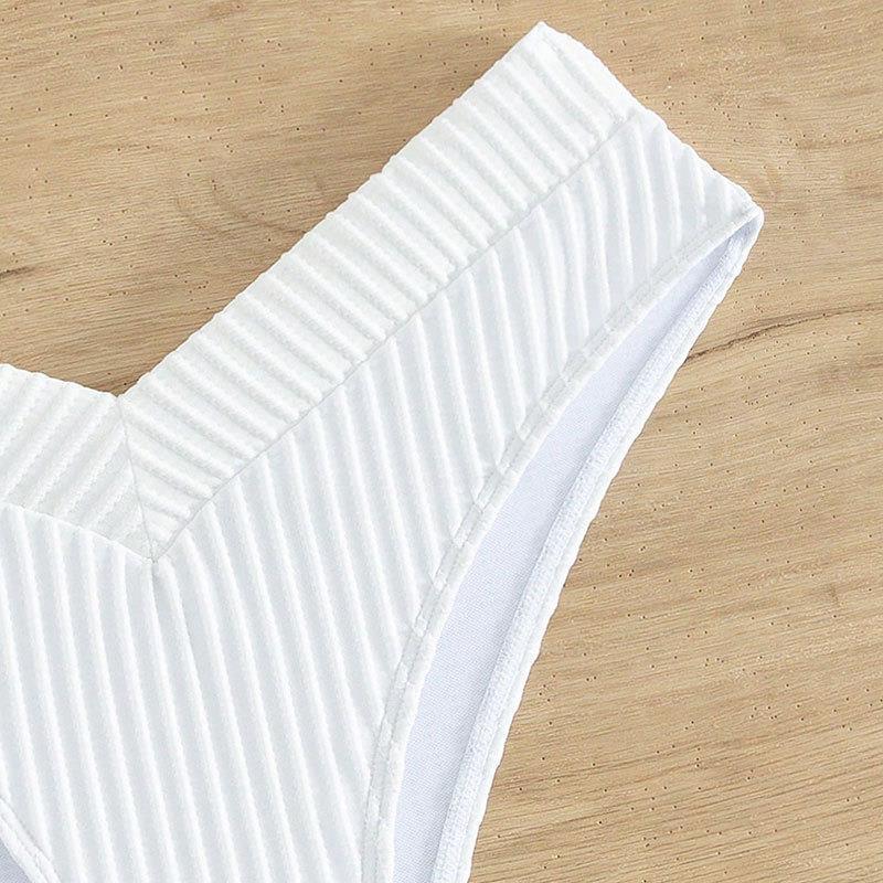 Damen Bikini-Höschen mit modischem V-Ausschnitt und raffiniertem Streifenmuster