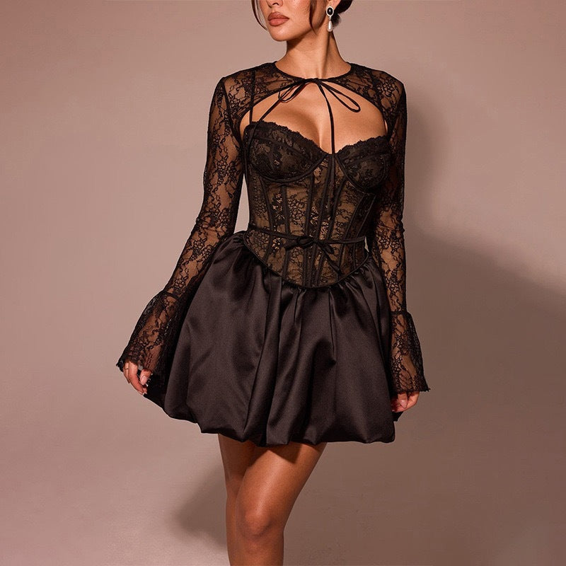 Damen Verspieltes Spitzenkleid mit großflächigen Rüschendetails und taillierter Silhouette R&B