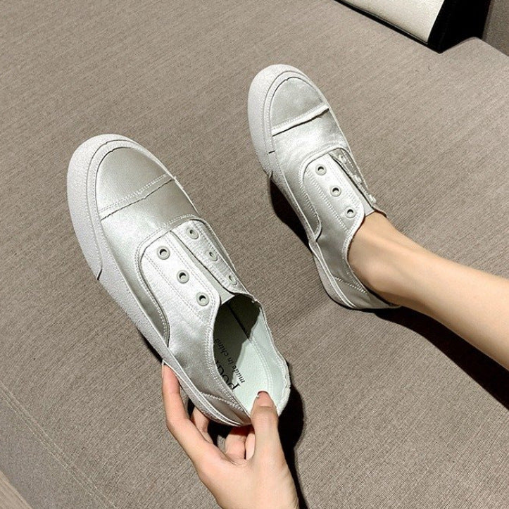 Damen bequeme Slip-On Sneakers mit luxuriösem Satin-Obermaterial