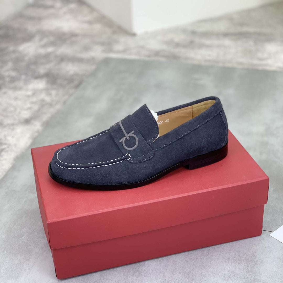 Damen Mokassins aus feinem Wildleder mit stilvollem Zierdetail R&B