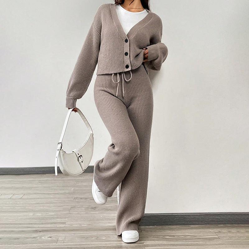 Damen Set aus weichem Strick mit lässiger Hose und Crop-Cardigan R&B