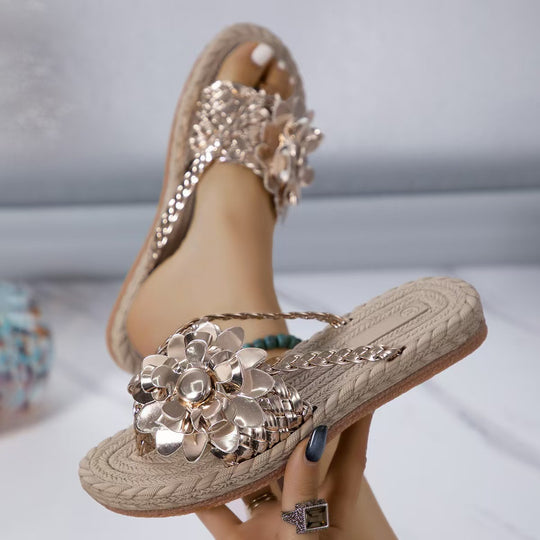 Damen modische Slide-Sandalen mit hochglänzendem Blumendetail R&B