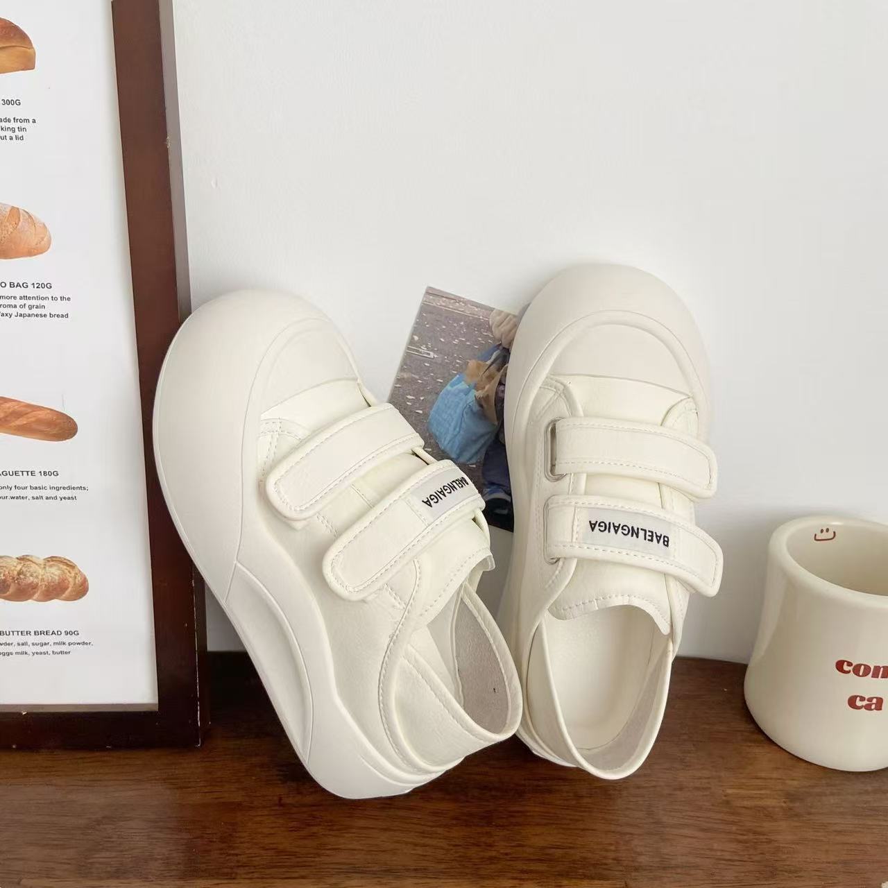 Damen Slip-On Sneakers mit verstellbaren Klettverschlüssen und dämpfender Sohle R&B