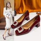 Damen elegante Absatzschuhe mit funkelndem Schmuckdetail