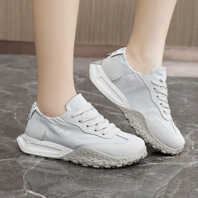 Damen sportliche Sneaker mit innovativer Dämpfung und atmungsaktiver Obermaterialstruktur R&B