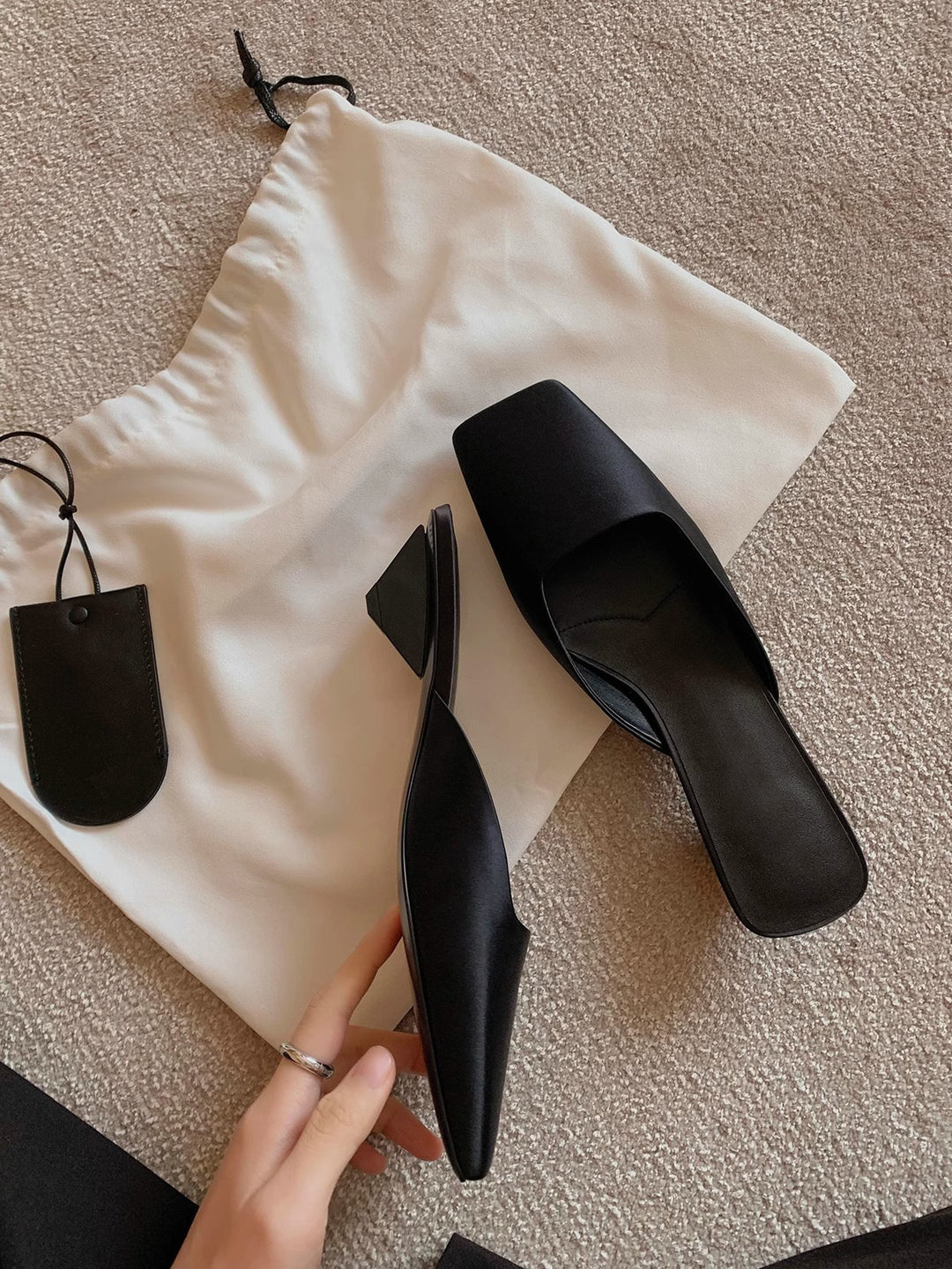 Damen Elegante Mules mit spitzem Zehenbereich und komfortabler Sohle R&B