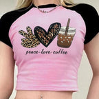 Damen Crop-T-Shirt mit kreativem Kaffee-Motiv und lässiger Passform R&B